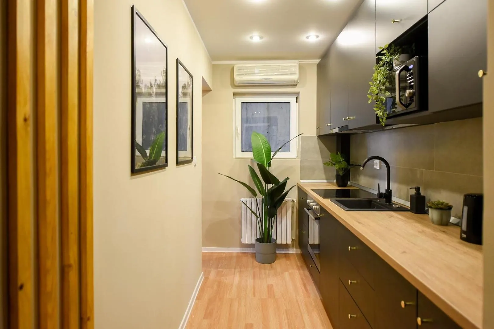 Modern Elegance In The Heart Of The City - Romana Square Apartments Bucharest Romania