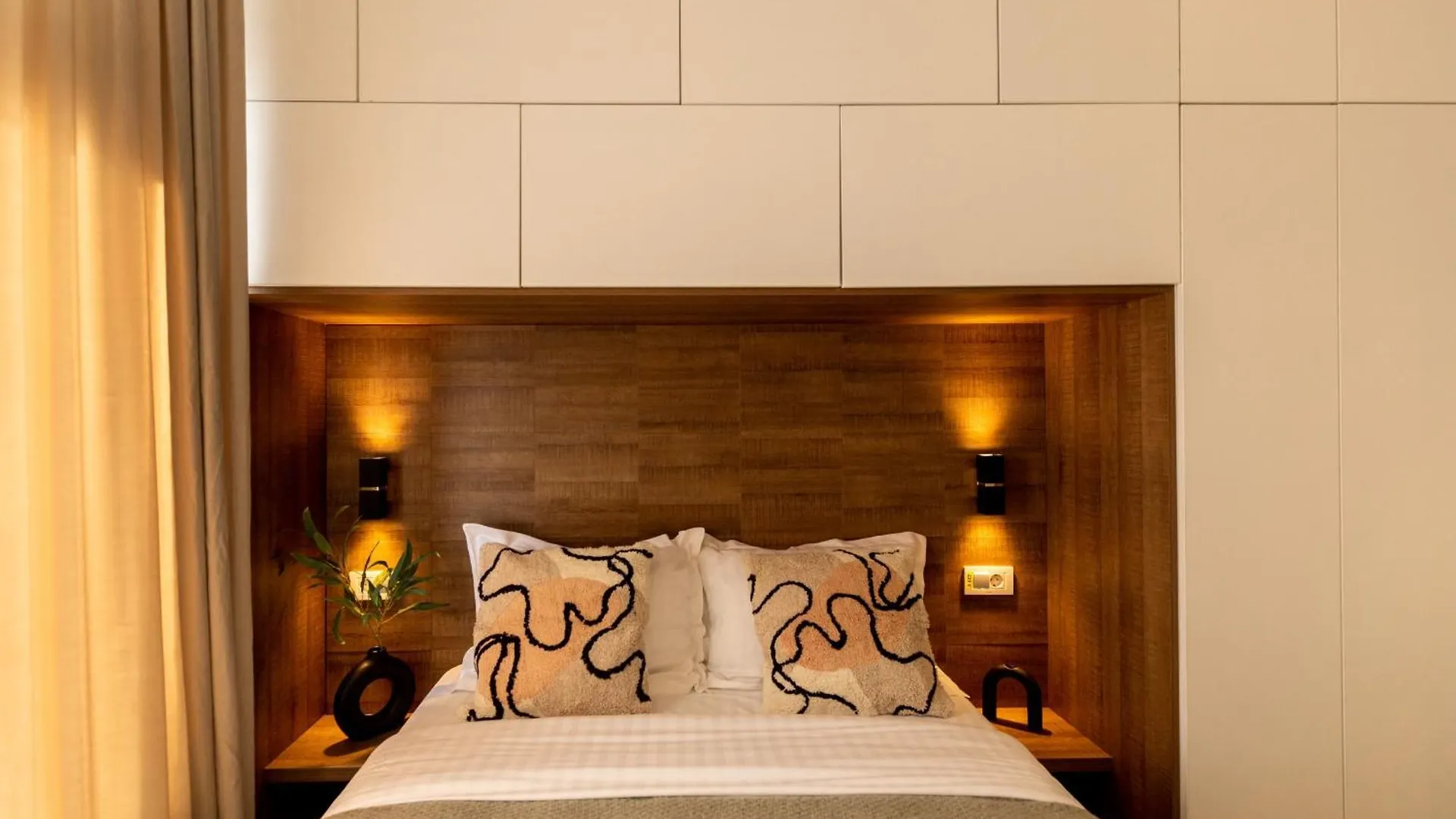 Modern Elegance In The Heart Of The City - Romana Square Apartments Bucharest 0*,